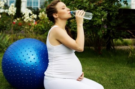 Запоры и метеоризм во время беременности - «Беременность»