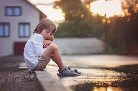 Как помочь ребенку, который чувствует себя одиноким - « Как воспитывать ребенка»