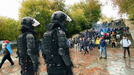 "Нечем было дышать": беспредел полицейских во Владимире превратил жизнь фанатов в кошмар - «Мой папа знает»