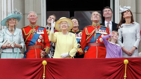 Королева Елизавета II рассказала о переживаниях после смерти супруга - «Семья»