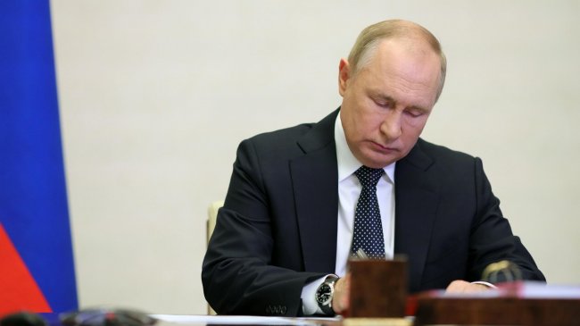 Путин поручил платить детское пособие, несмотря на матположение семьи - «Семья»