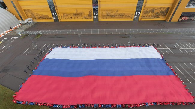 Флешмоб в честь чемпионата "Профессионалы" провели в Петербурге - «Семья»