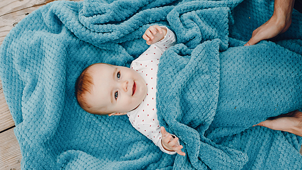 Как выбрать одеяло и подушку для малыша: советы родителям - «Малыши»