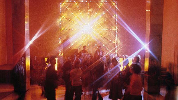 Почему слово «тусовка» ушло в прошлое и чем его заменяют сейчас - «Отношения»