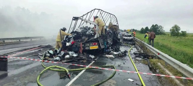 Причиной смертельного ДТП в Самарской области стал наезд фуры на стоящую машину - «Мой папа знает»